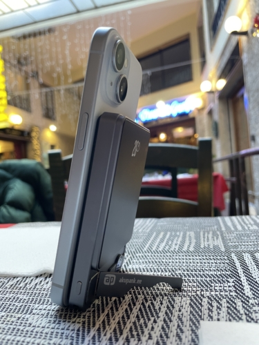 Ultraõhuke seisutoega akupank "F15-10k" (10 000 mAh) photo review