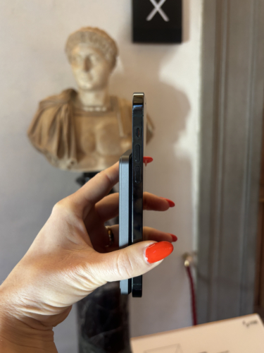 Ultraõhuke seisutoega akupank "F15-5k" (5000 mAh) photo review